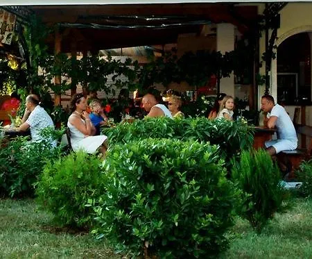 Arkadia Hotel 2*